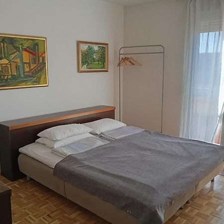 Ferienwohnung Stan U Samom Centru Obrenovca, Na Trgu Obrenovac  Exterior foto
